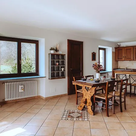 Vacanze In Graziosa Borgata Alpina Villaretto