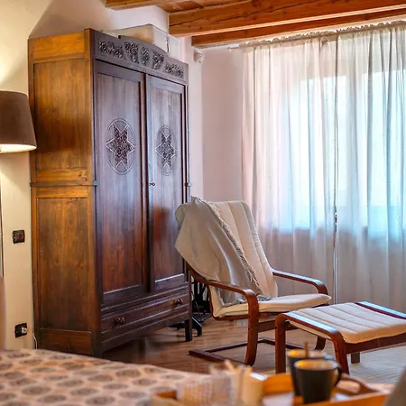 Vacanze In Graziosa Borgata Alpina Villaretto
