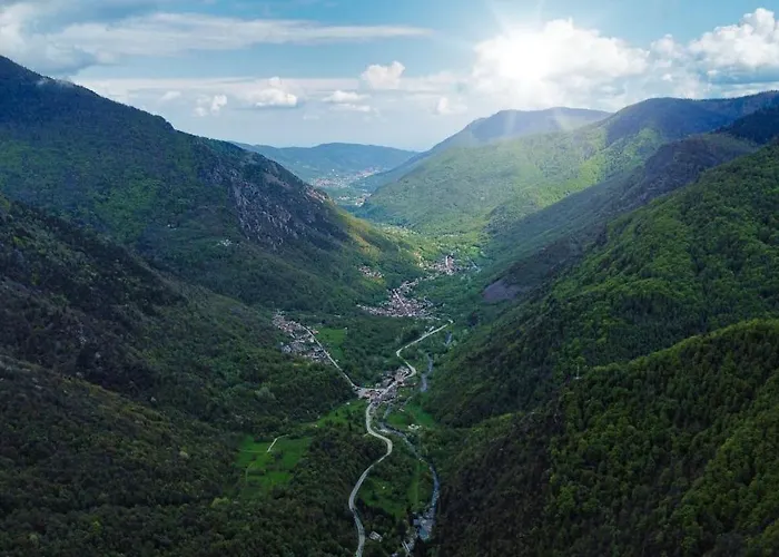 Vacanze In Graziosa Borgata Alpina